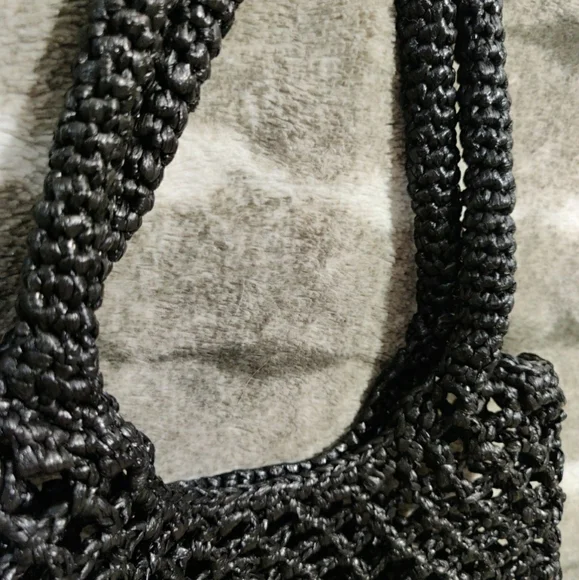 T/A EXCLUSIVE Black Handmade Crochet Plastic Tote Bag - Picture 3 of 5